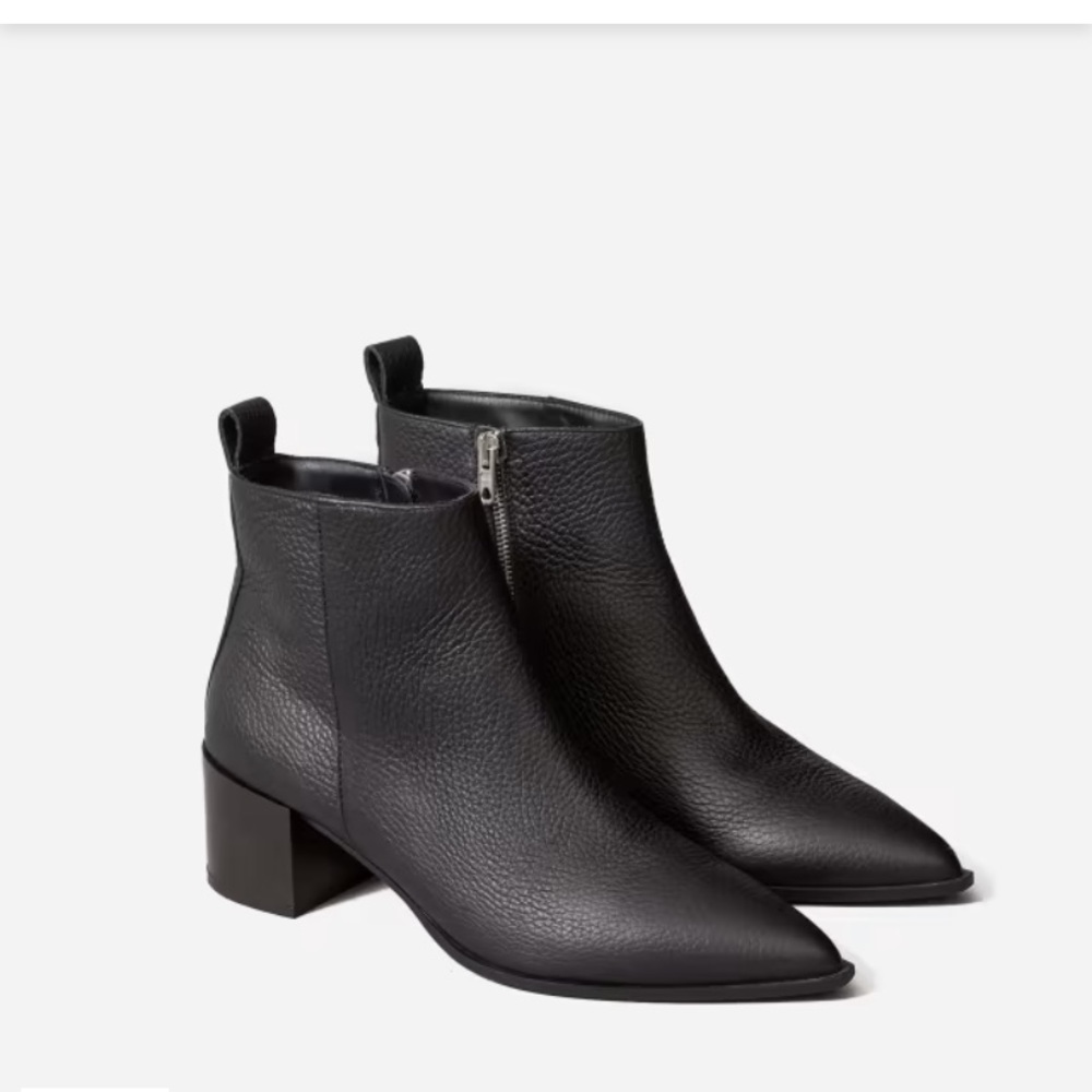 black everlane boss boot